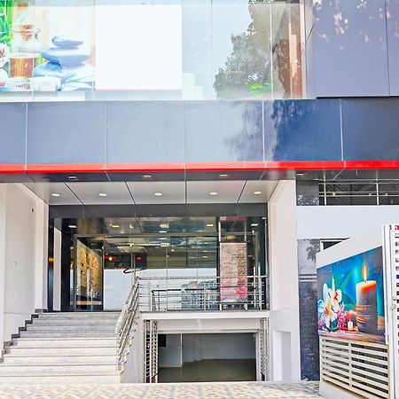 Super Collection O Niladri Road Hotel Kammasandra Екстериор снимка